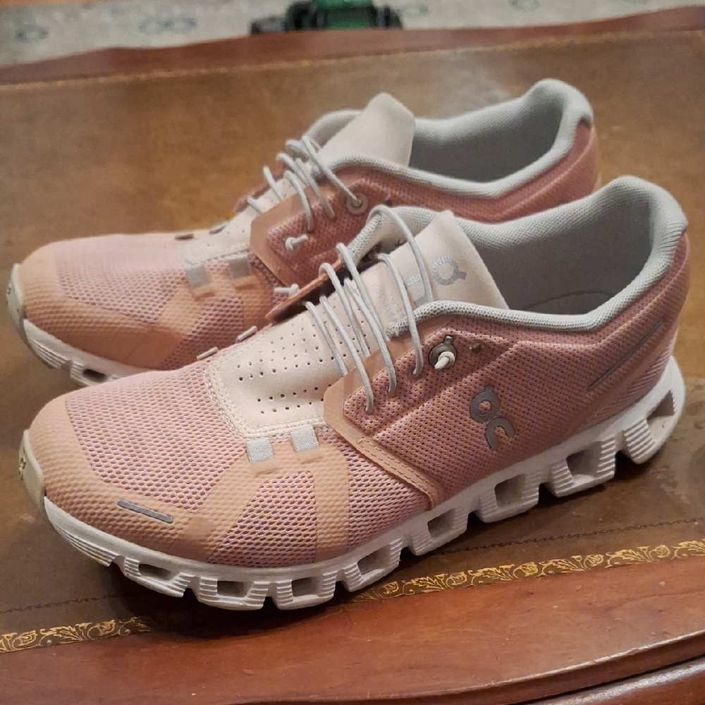 On Running Women's Peach/pink Athletic Shoes Size 8